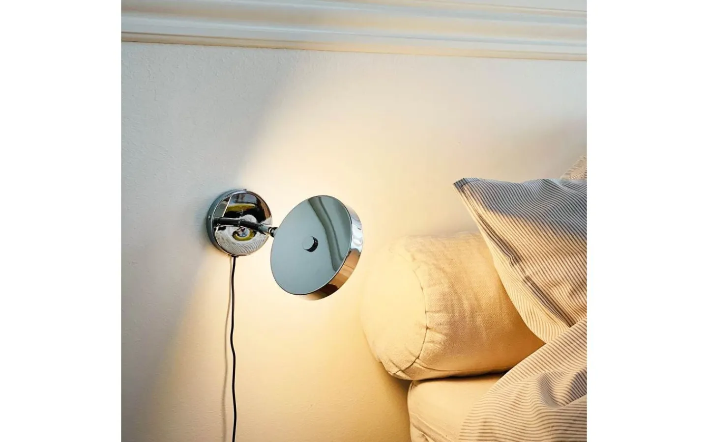 Läslampor-Dyberg Larsen Starlight Vägglampa LED 3000K 4,5W Krom