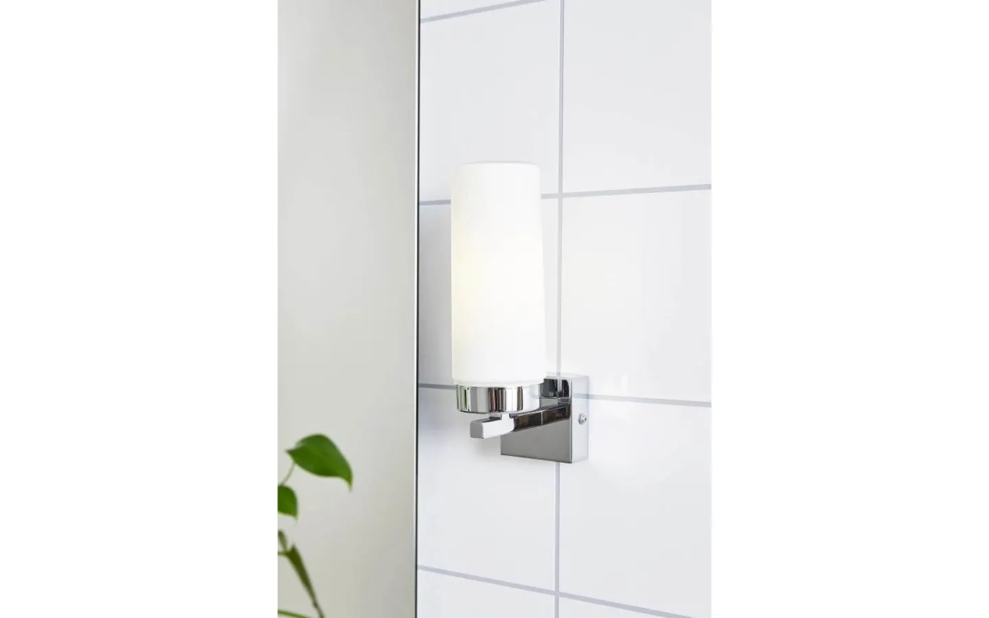 Badrumslampor Vägg-Markslojd Stella Vägglampa 21cm Krom/Vit IP44