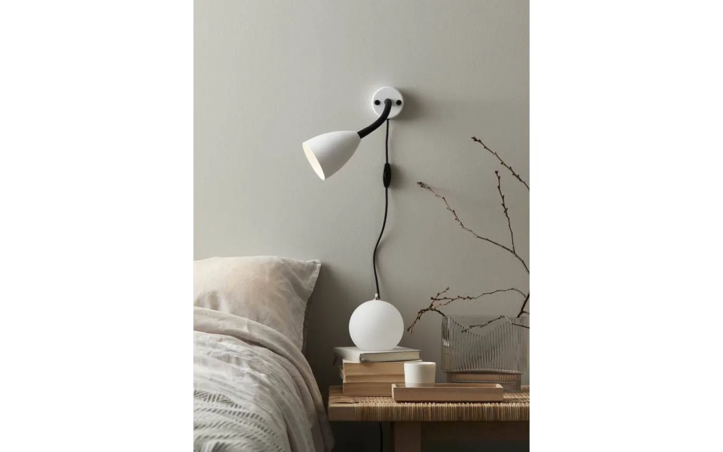 Läslampor < Belid Trotsig Vägglampa Mattvit