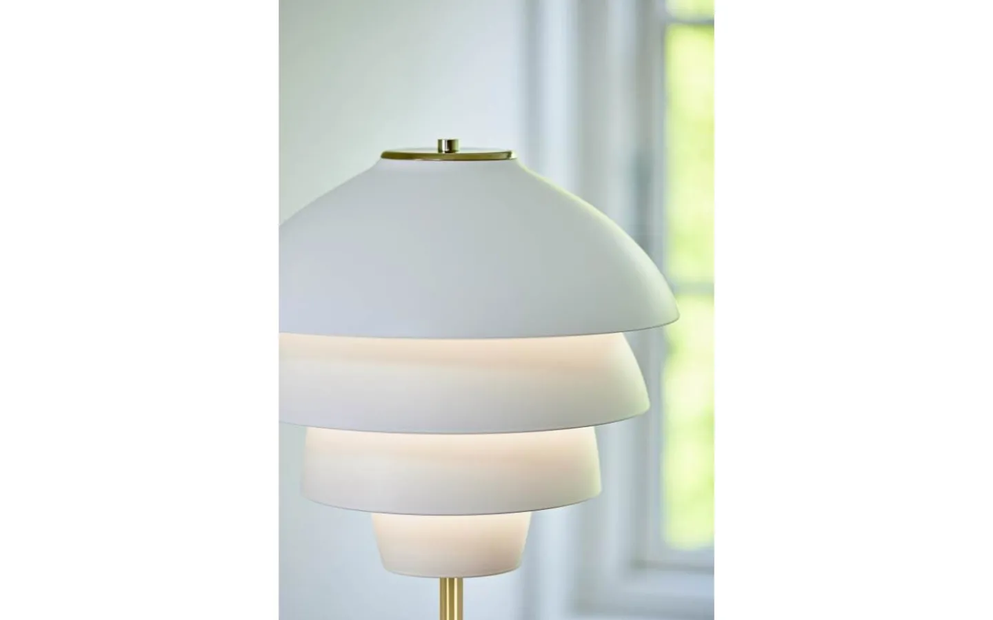 Golvlampor < Belid Valencia Golvlampa 151cm Vit/Mässing