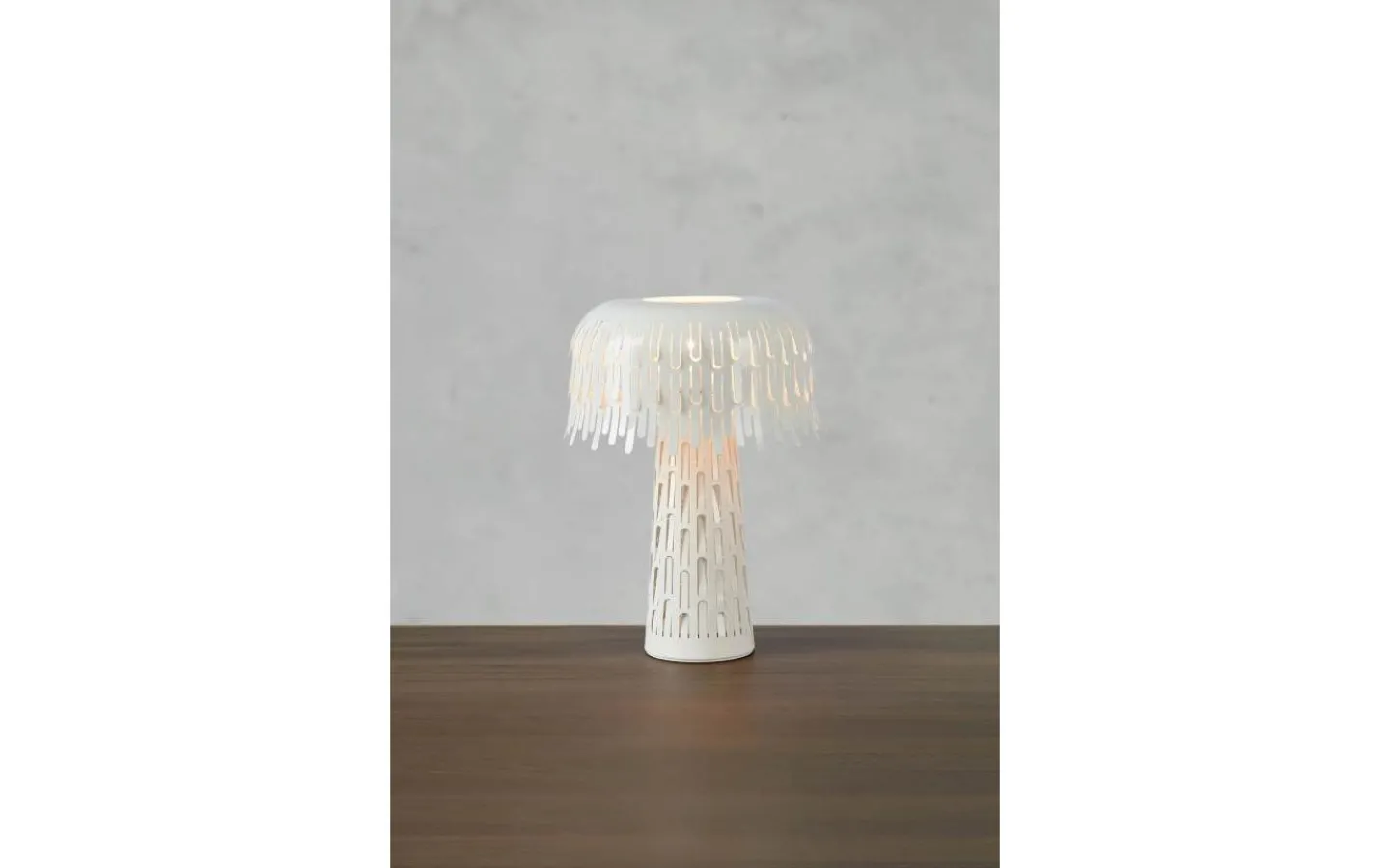 Bordslampor < Markslojd Verbera Bordslampa 38cm Vit