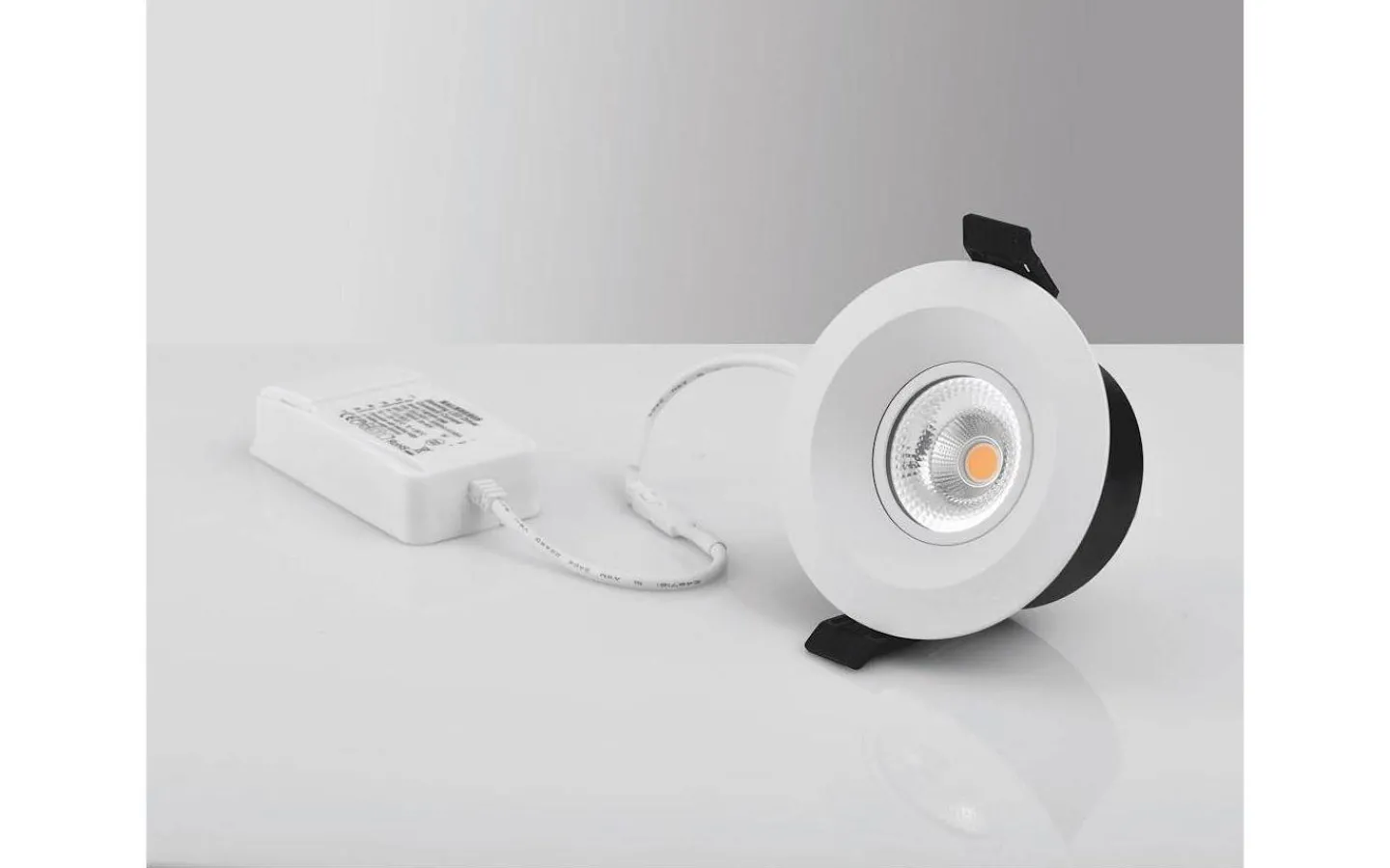 Badrum|Hall & Trappa-Malmbergs 230V LED Spotlight 3000K 600lm 7W(50W), 10års Garanti
